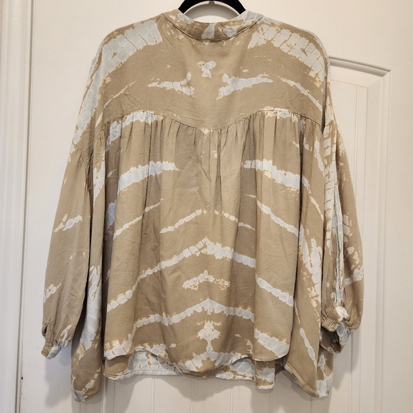 YOUNG FABULOUS & BROKE “Tress” Tie Dye Blouse Size Large 3/4 Sleeves Tan Boho - Picture 7 of 12